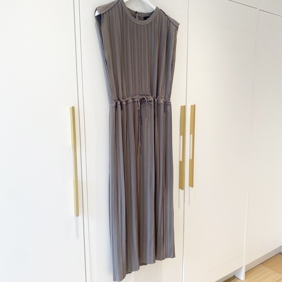 𝅺BNWT Club Monaco Pleated Maxi Dress - Picture 6 of 13